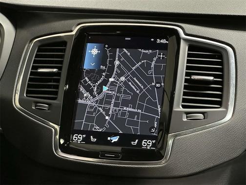 2022 Volvo XC90 T5 AWD Momentum 7 Seater