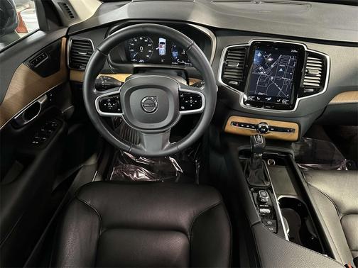 2021 Volvo XC90 T6 Momentum 7 Passenger