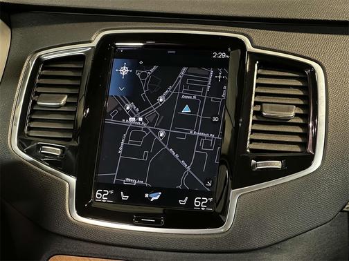 2021 Volvo XC90 T6 Momentum 7 Passenger