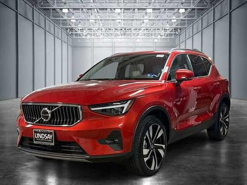 Fusion Red 2024 Volvo XC40