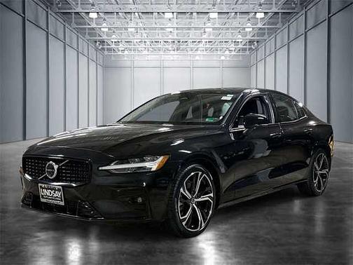 2025 Volvo S60 Plus