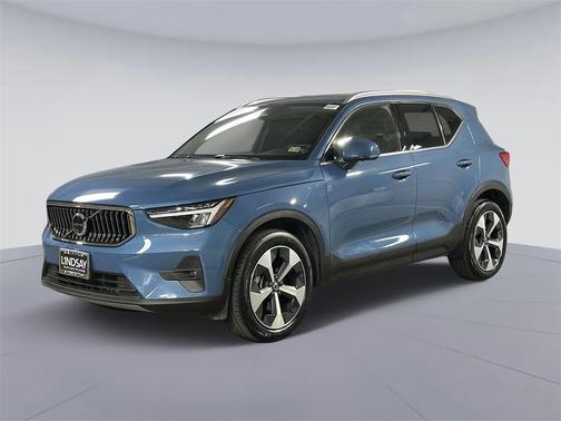 2024 Volvo XC40 B5 Plus Bright