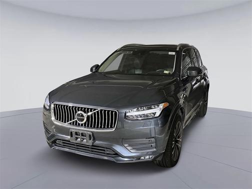 2022 Volvo XC90 T6 AWD Momentum 6 Seater
