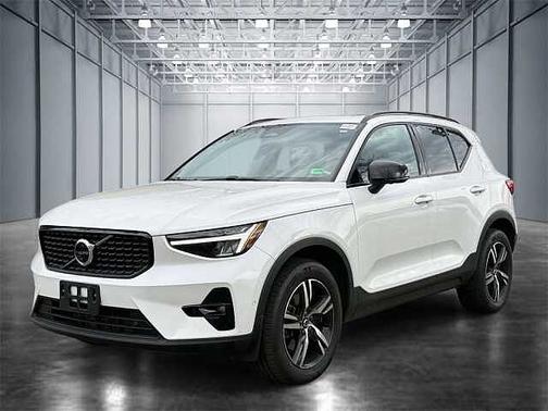 2023 Volvo XC40 Plus