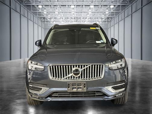 2022 Volvo XC90 T6 AWD Inscription 6 Seater