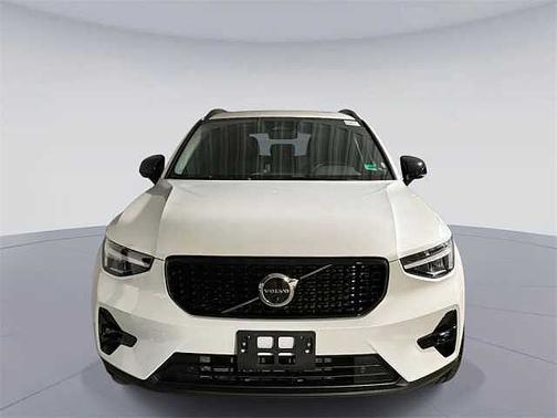 2023 Volvo XC40 Plus
