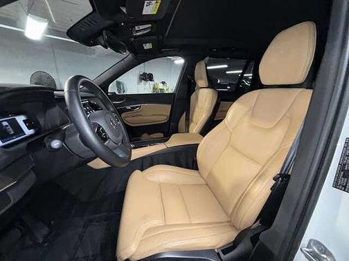 Crystal White 2025 Volvo XC90 Ultra