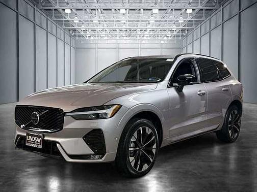 Aurora Silver 2026 Volvo XC60 Plus