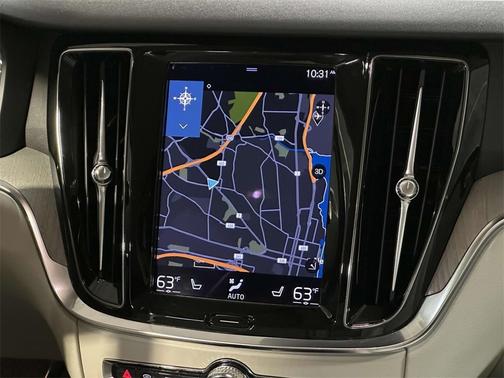 2021 Volvo V60 Cross Country T5
