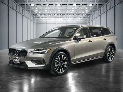 2021 Volvo V60 Cross Country T5