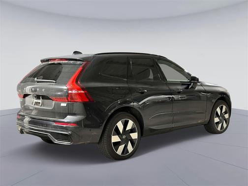 2024 Volvo XC60 Recharge Plug-In Hybrid T8 Ultimate Dark