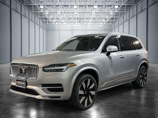 Silver Dawn 2023 Volvo XC90
