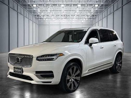 2023 Volvo XC90 Plus