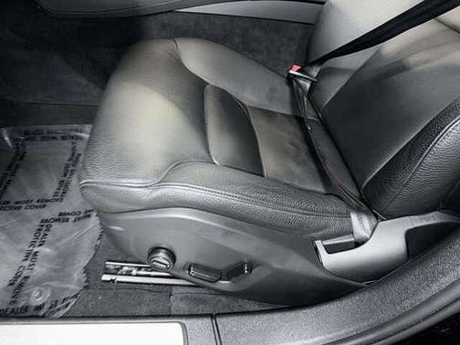 Onyx Black 2025 Volvo S60 Plus