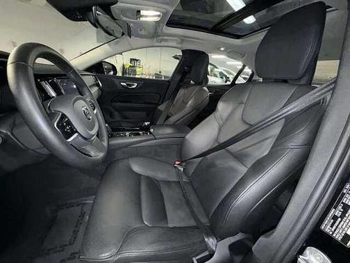 Onyx Black 2025 Volvo S60 Plus