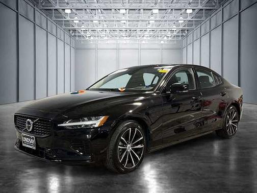 Onyx Black 2025 Volvo S60 Plus