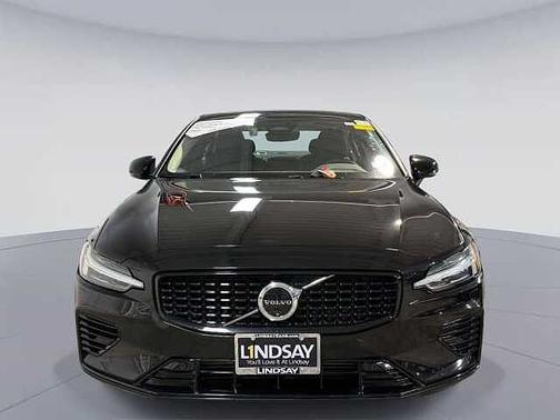 Onyx Black 2025 Volvo S60 Plus