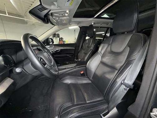 2022 Volvo XC90 