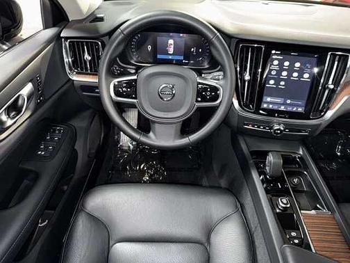 Onyx Black 2025 Volvo S60 Plus