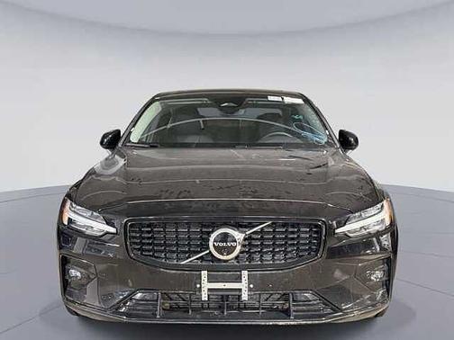 Onyx Black 2025 Volvo S60 Plus