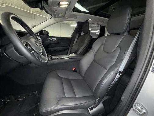 2025 Volvo XC60 Plus