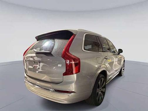 Silver Dawn 2023 Volvo XC90 Plus