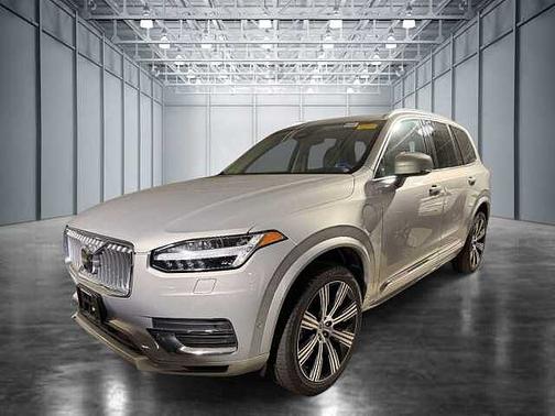 Silver Dawn 2023 Volvo XC90 Plus