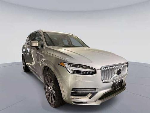 Silver Dawn 2023 Volvo XC90 Plus