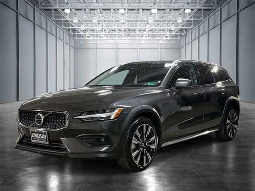 2024 Volvo V60 Cross Country 