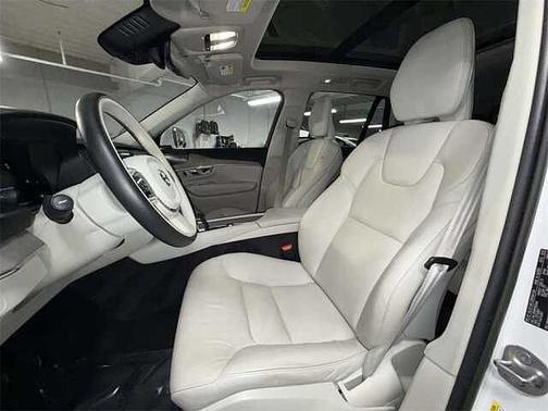 2023 Volvo XC90 Plus