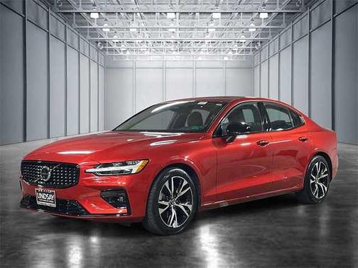 2023 Volvo S60 Plus
