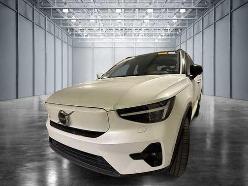 Crystal White 2025 Volvo EX40 Ultra