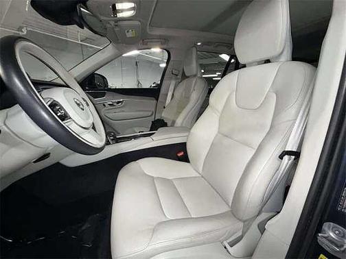 2023 Volvo XC90 Plus