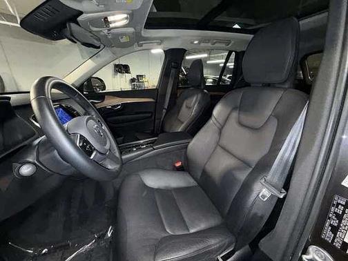 2023 Volvo XC90 Plus