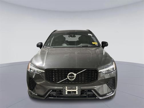 2022 Volvo XC60 B6 AWD R-Design