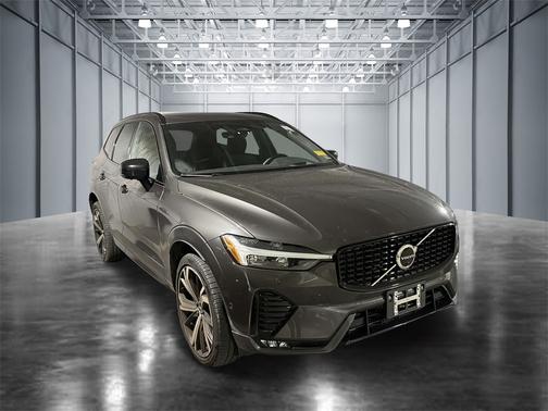 2022 Volvo XC60 B6 AWD R-Design