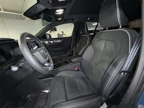 2023 Volvo XC40 Ultimate