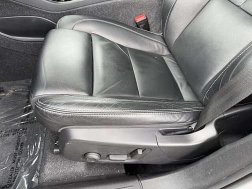 Silver Dawn 2023 Volvo XC40 Plus