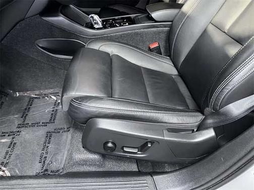 2023 Volvo XC40 Plus