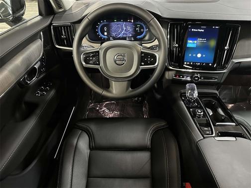 2024 Volvo S90 Recharge Plug-In Hybrid T8 Ultimate