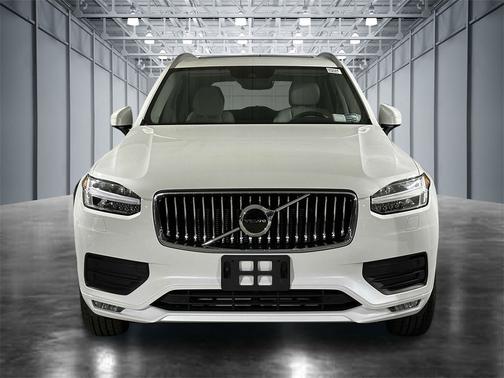 2022 Volvo XC90 T5 AWD Momentum 7 Seater