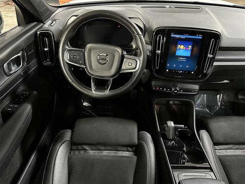 2021 Volvo XC40 Recharge Pure Electric P8
