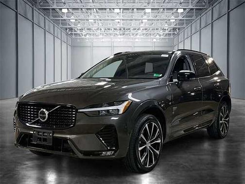 2025 Volvo XC60 Plus