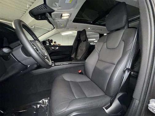 2025 Volvo XC60 Plus