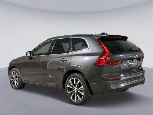2022 Volvo XC60 B5 AWD Momentum