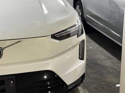 2025 Volvo EX90 Plus