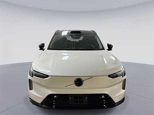 2025 Volvo EX90 Plus