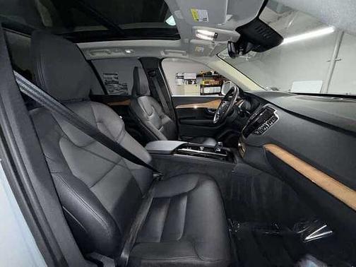 Vapour Grey 2024 Volvo XC90 Plus