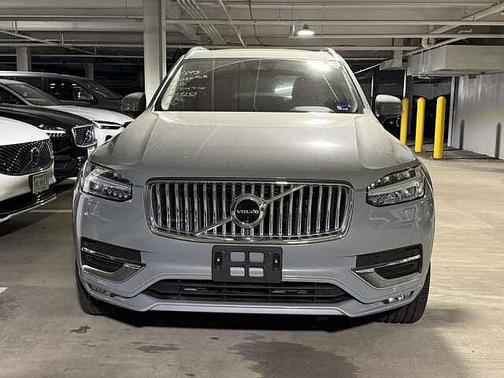 Vapour Grey 2024 Volvo XC90 Plus