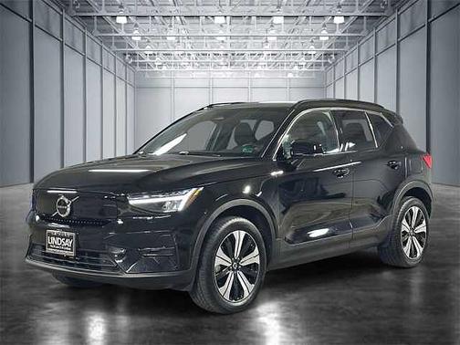 2023 Volvo XC40 Core